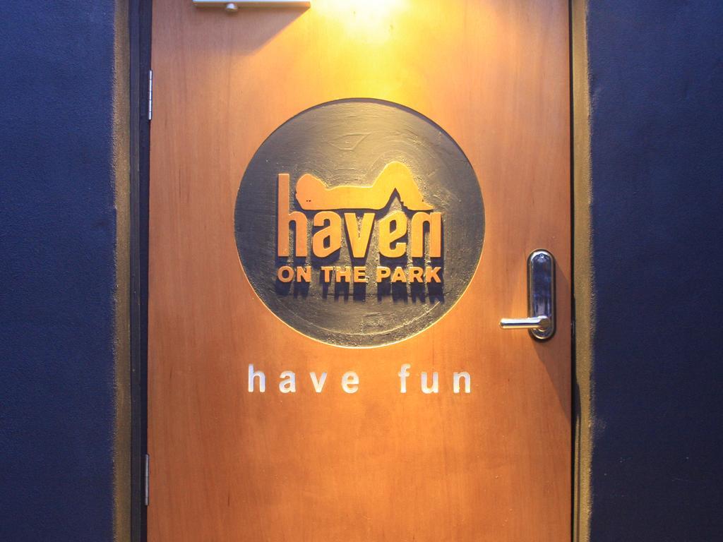 Haven On The Park Hotell Perth Exteriör bild