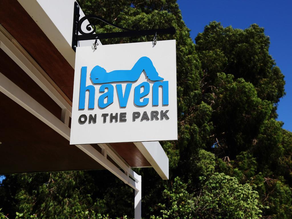 Haven On The Park Hotell Perth Exteriör bild